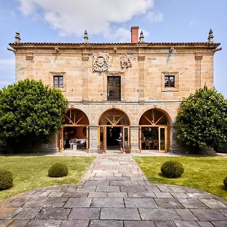 Helguera Palacio Boutique & Antique Vargas Exteriör bild